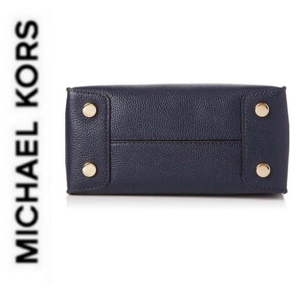 NWT authentic MK genuine leather Mercer messenger - Picture 4 of 7